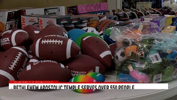 Photo for Christmas giveaway benefits over 575 Wheeling residents at Bethlehem Apostolic Temple (WTOV)