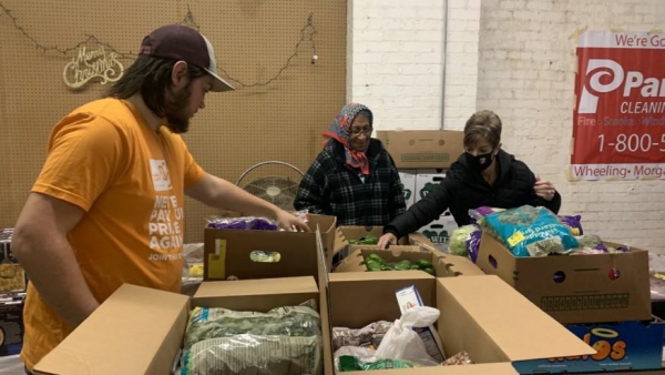 Photo for More than 550 Wheeling families now have a Christmas dinner (WTRF)